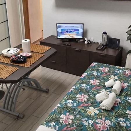 Lovely Basement Trevi Fountain Рим Екстериор снимка